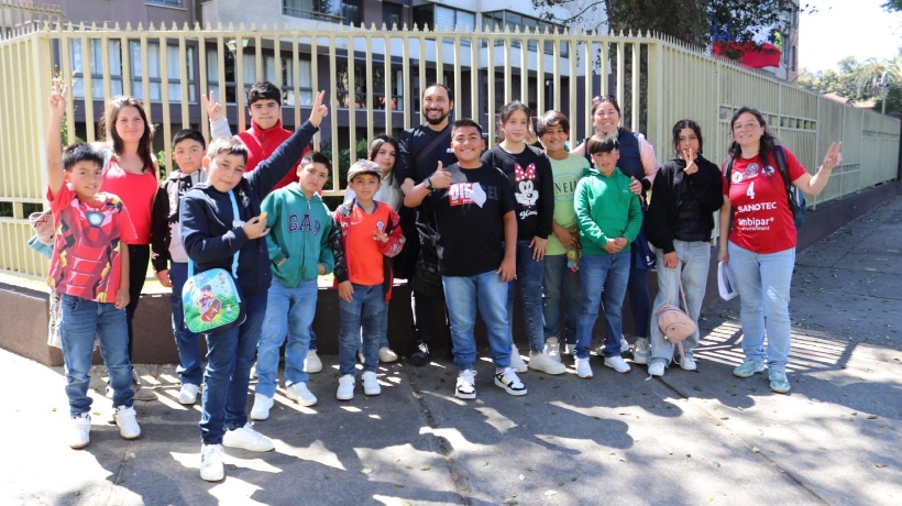 [FOTOS] Estudiantes de Valparaíso vivieron el sueño de ser escoltas de los Cóndores en Sausalito