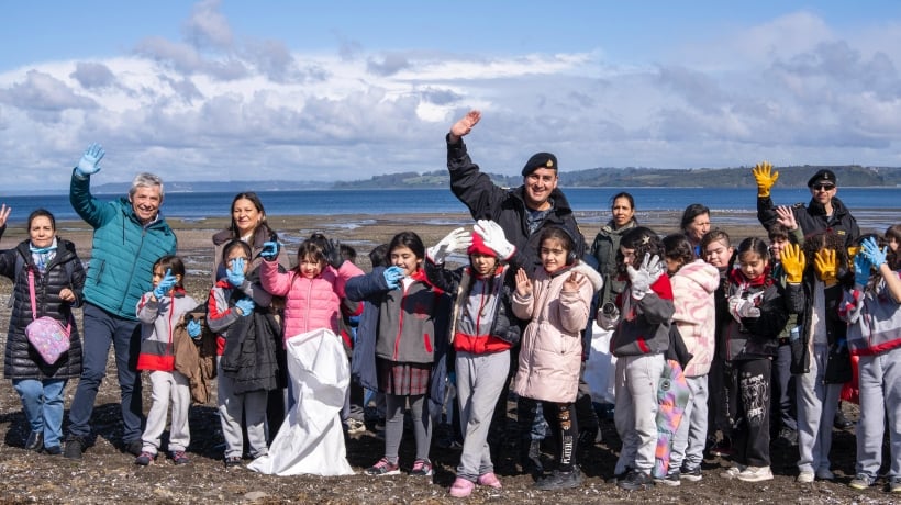 Puerto Montt se unió en cruzada por la limpieza de playas