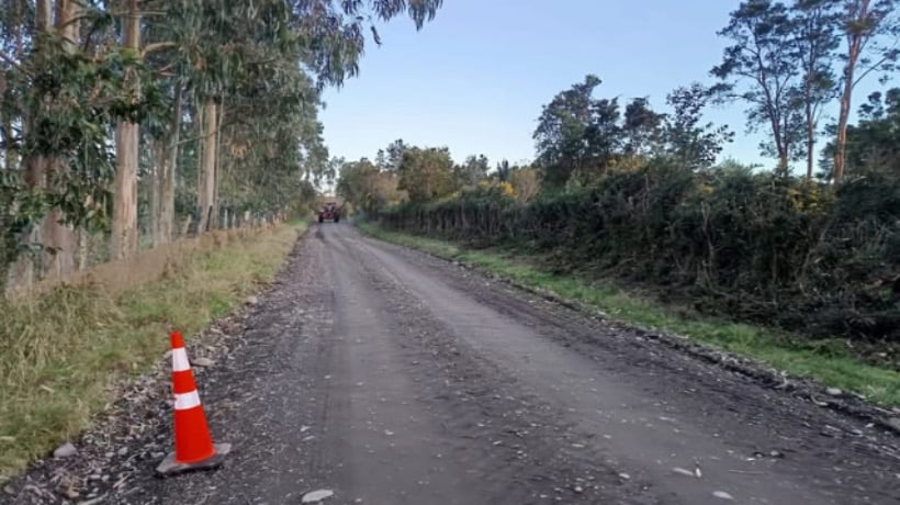 Destacan avances en mejora de caminos en islas de la Quinchao