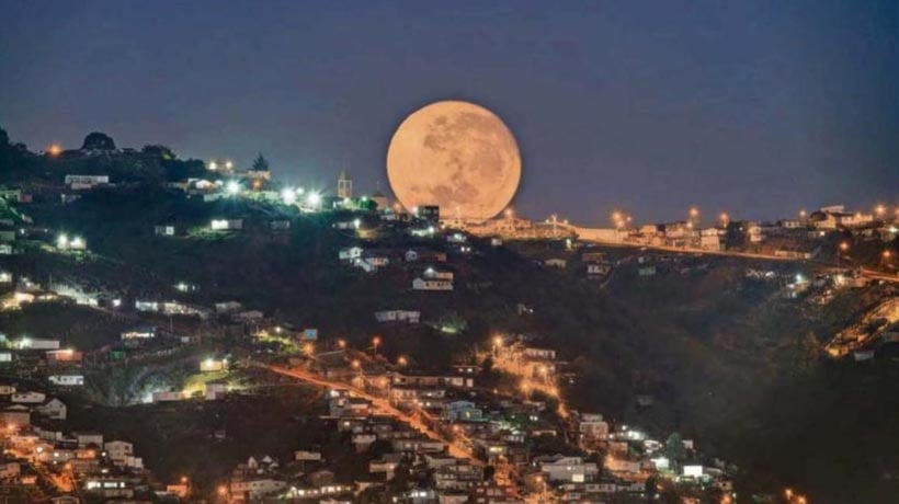 Cineasta gana concurso Wiki Ciencia Chile con la foto de una fase lunar que ocurre cada 19 años