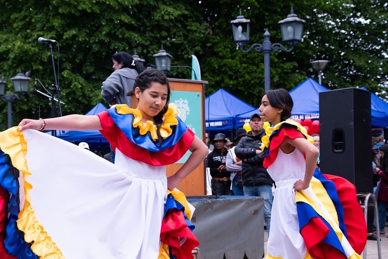 En Valdivia: invitan a inscribirse en talleres gratuitos de la “Escuela de Cultura y Arte Migrante”