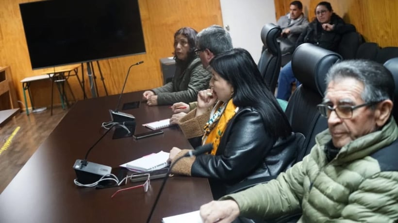 Municipalidad de Castro reunió a vecinos de Gamboa Alto y Quinched para abordar problemáticas en los sectores
