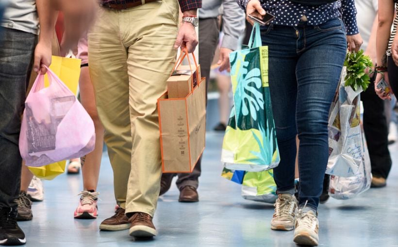 Economía chilena creció 0,5% en agosto impulsada por servicios y comercio