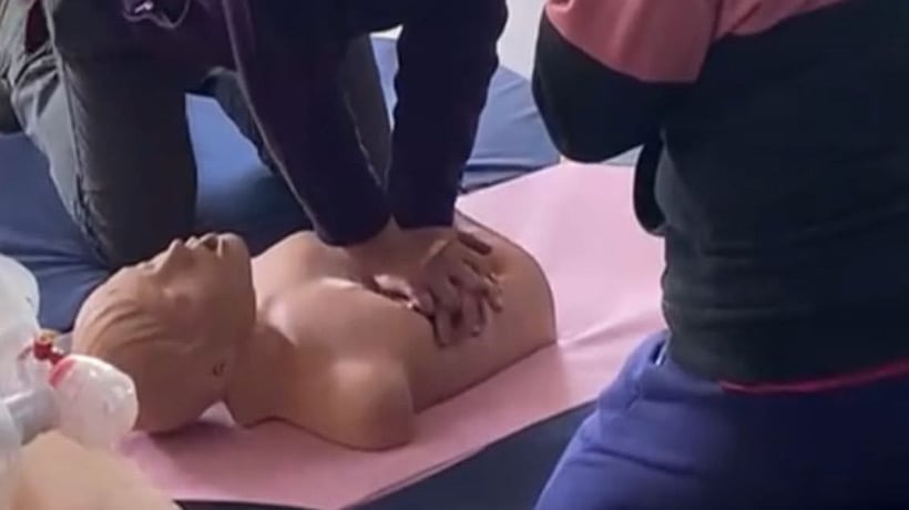 Efectúan talleres teóricos-prácticos de RCP para vecinos de Chelin