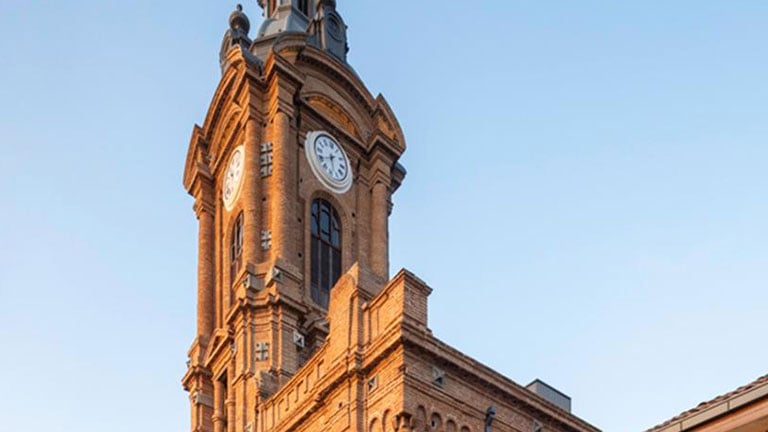 Con cupos limitados: invitan a recorrido gratuito en Valparaíso para conocer obras ganadoras del Premio Aporte Urbano