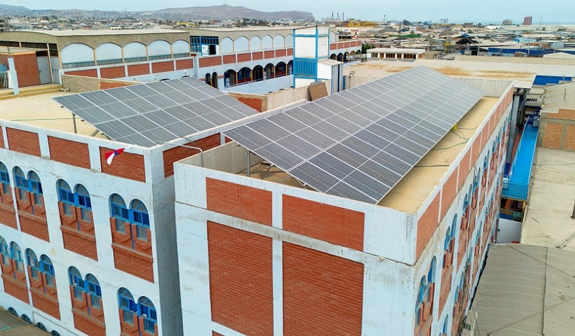 Colegio de Arica instaló paneles solares para cubrir 70% de su consumo eléctrico