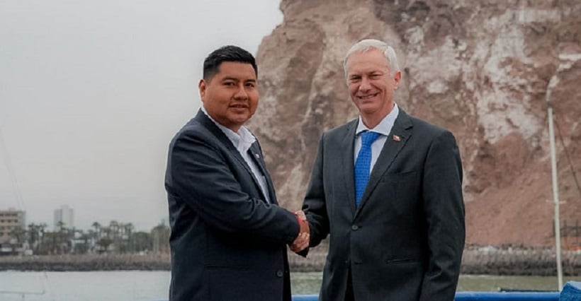 Presidenciable José Antonio Kast recibe apoyo del gobernador de Arica y Parinacota