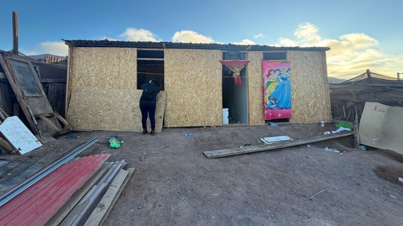 En prisión quedó mujer que abandonó a sus seis hijos en toma Paso La Mula en Alto Hospicio