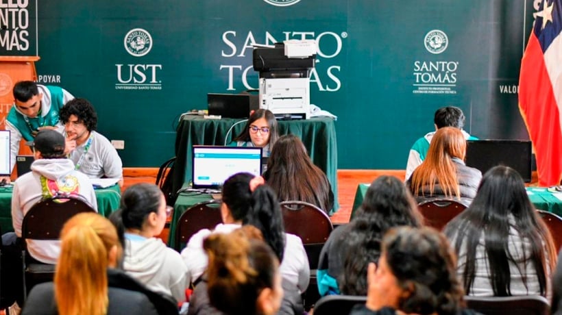 Santo Tomás Iquique inicia con éxito su Admisión 2026 con masiva convocatoria