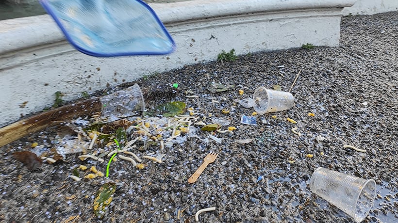 [FOTOS] El lado negativo de los Mil Tambores: la basura presente otra vez