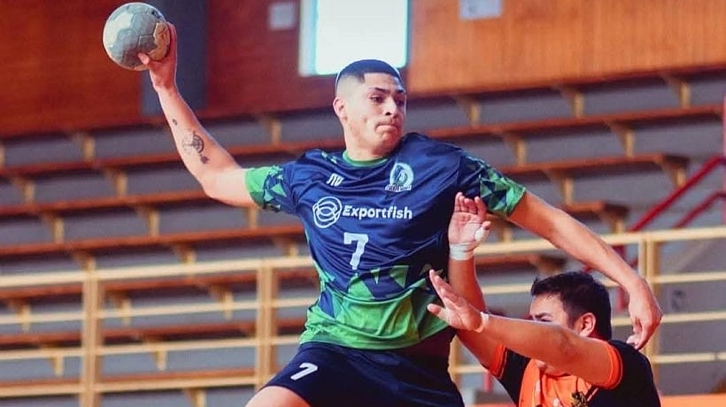 Balonmano Puerto Montt terminó tercero el torneo y va a la final de la Liga Sur