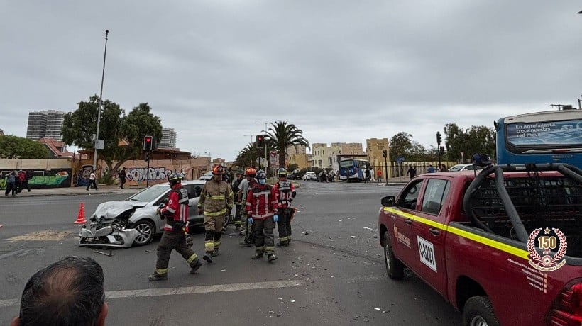 Colisión múltiple deja dos lesionados en avenida Pedro Aguirre Cerda de Antofagasta