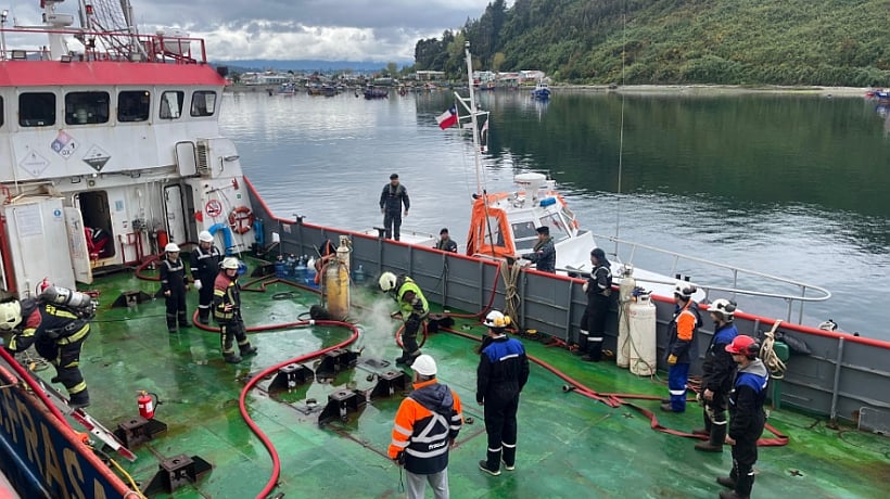 Faenas de soldadura pusieron en riesgo de incendio a barcaza en Puerto Montt