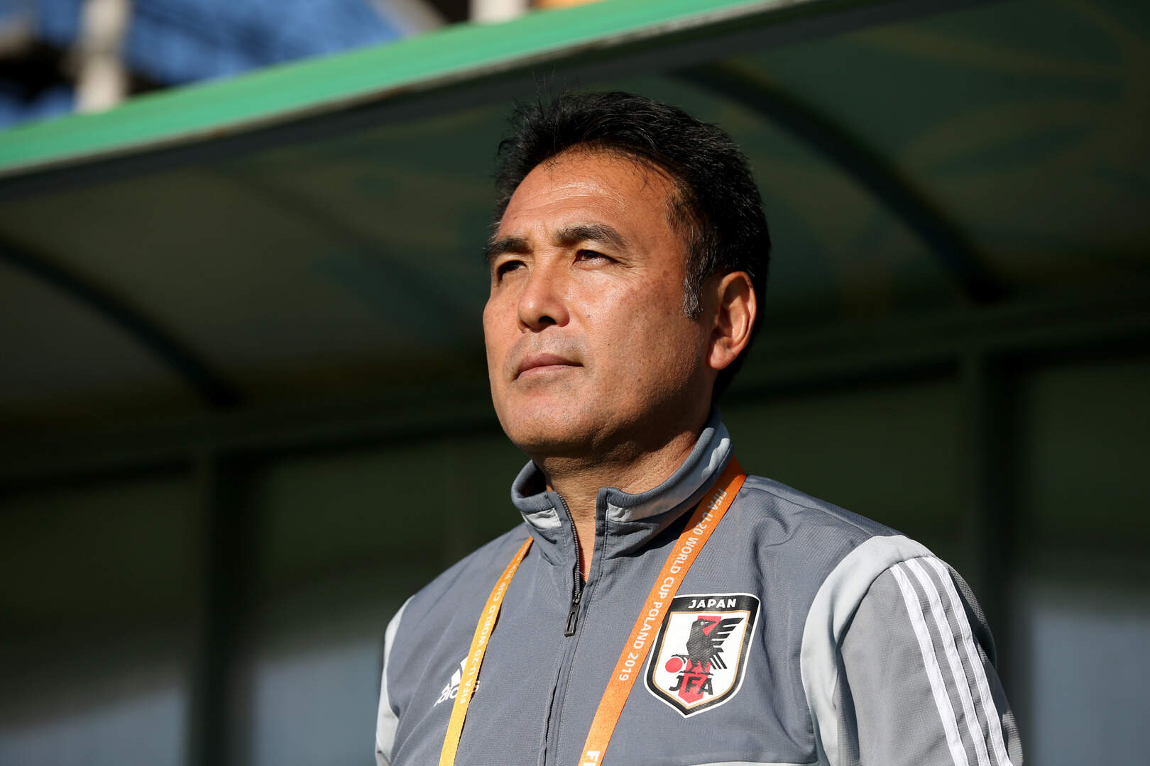 Federación de fútbol de Japón despide a director técnico condenado por ver porno infantil