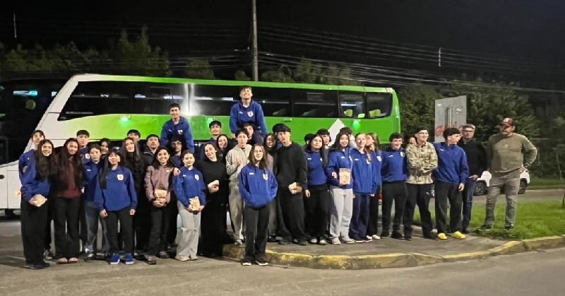 Selección de remo de Los Ríos viajó al Sudamericano de Menores