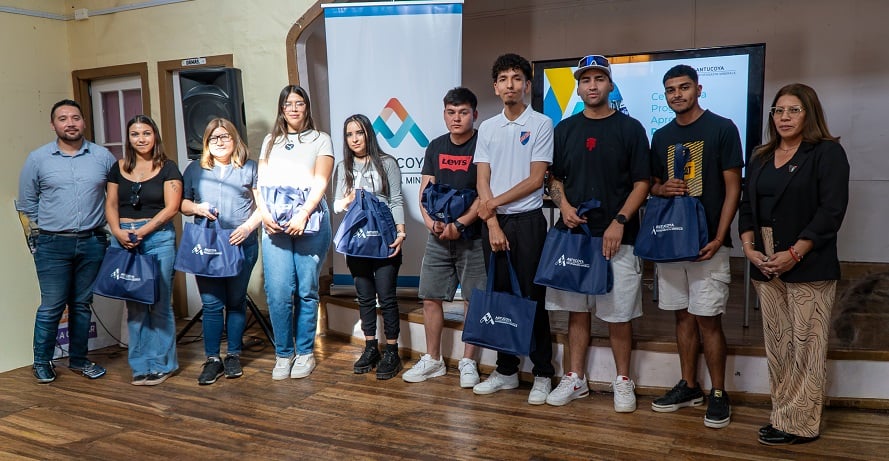 15 habitantes de María Elena ingresan al Programa de Relevos de minera Antucoya 15 habitantes de María Elena ingresan al Programa de Relevos de minera Antucoya