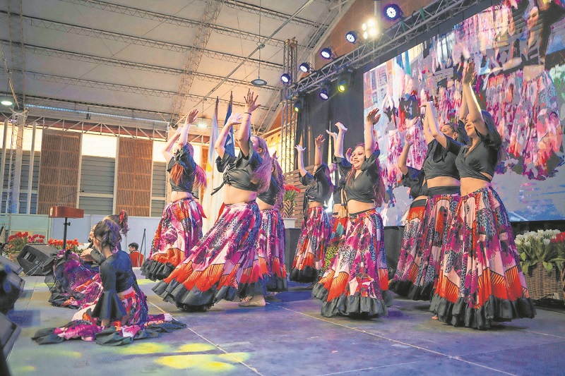 Con danzas, cocina y charlas comienza hoy Encuentro “De Los Ríos al Mundo”