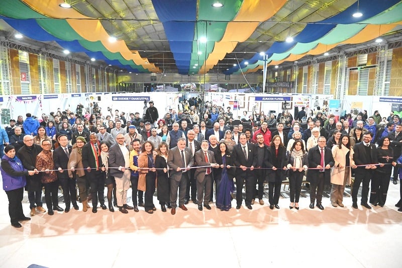 Exitosa apertura tuvo el IV Encuentro Internacional de Los Ríos al Mundo Exitosa apertura tuvo el IV Encuentro Internacional de Los Ríos al Mundo