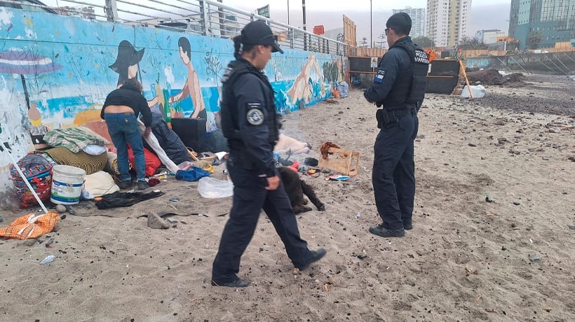 Llevan a cabo operativo de recuperación de espacios públicos y retiro de &quot;rucos&quot; en Iquique
