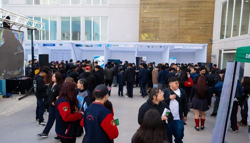 Feria portuaria reúne a más de 700 estudiantes para mostrar oportunidades laborales Feria portuaria reúne a más de 700 estudiantes para mostrar oportunidades laborales