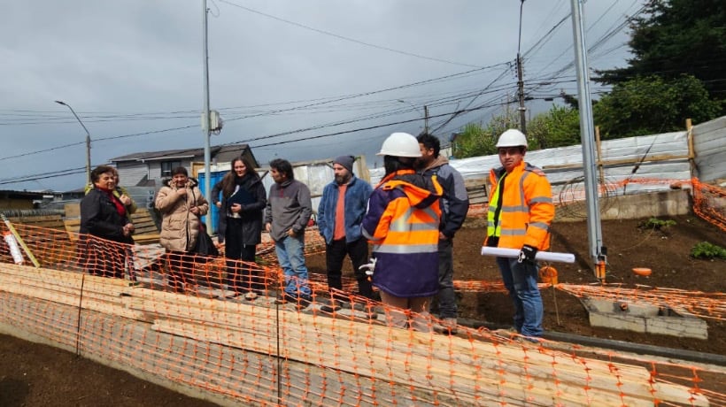 Castro: Proyecto Escalera Villa Alerce avanza con 60% de avance Castro: Proyecto Escalera Villa Alerce avanza con 60% de avance