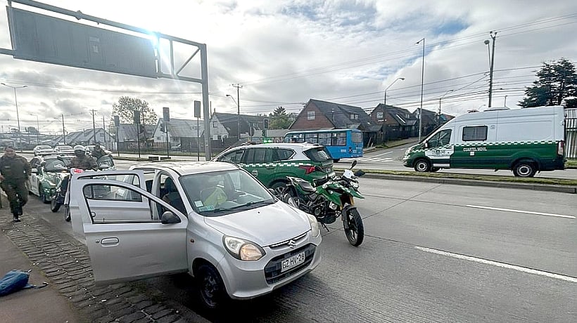 Tres delincuentes fueron detenidos en Puerto Montt por violento asalto en sector Pelluhuín Tres delincuentes fueron detenidos en Puerto Montt por violento asalto en sector Pelluhuín