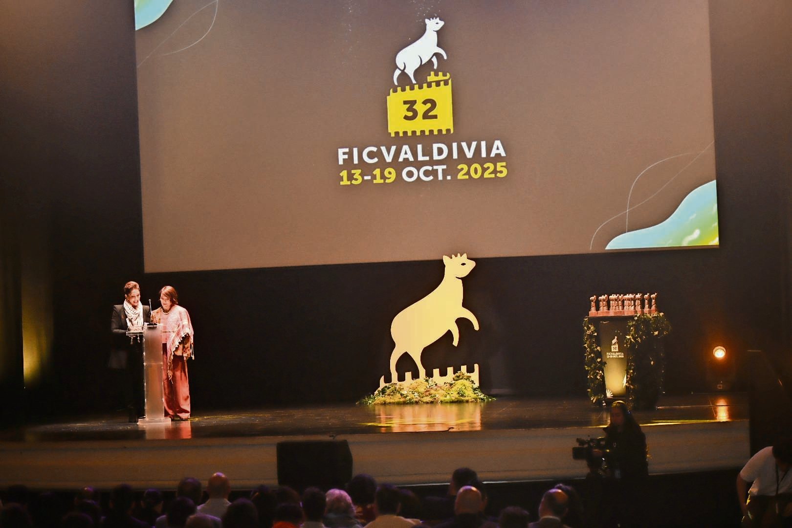 Comenzó maratón de una semana de películas en el 32° FICValdivia Comenzó maratón de una semana de películas en el 32° FICValdivia