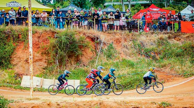 Ciclistas regionales corren riesgo de perder histórica pista de Padre Hurtado Ciclistas regionales corren riesgo de perder histórica pista de Padre Hurtado