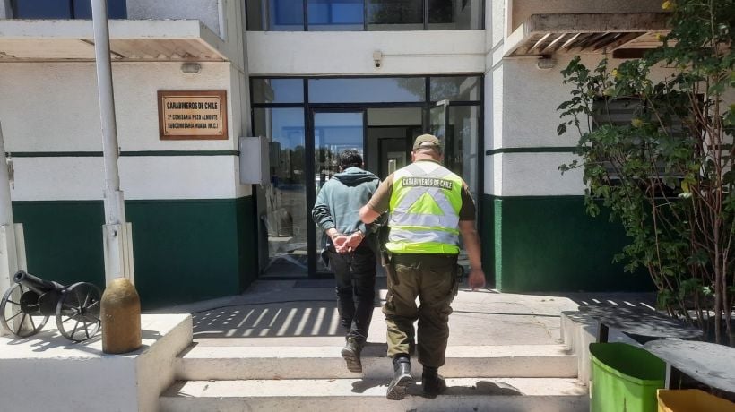 Conductor ebrio es detenido en la Ruta 5 Norte en Tarapacá Conductor ebrio es detenido en la Ruta 5 Norte en Tarapacá
