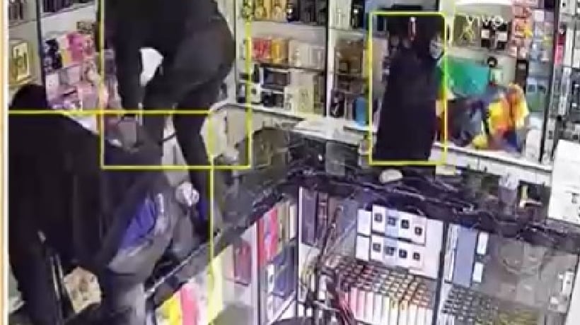 Roban cerca de $20 millones a perfumería recién inaugurada: Reportan balacera en acceso al Metro Roban cerca de $20 millones a perfumería recién inaugurada: Reportan balacera en acceso al Metro