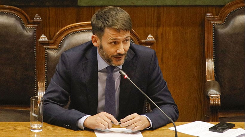 Republicanos se suman a AC anunciada por la UDI contra el ministro Pardow por error de cálculo en cuentas Republicanos se suman a AC anunciada por la UDI contra el ministro Pardow por error de cálculo en cuentas