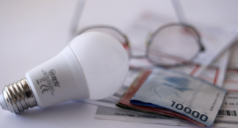 Hasta en 7% bajaría electricidad en Copiapó por recálculo de tarifas: senador Rafael Prohens pide rebaja directa en Atacama Hasta en 7% bajaría electricidad en Copiapó por recálculo de tarifas: senador Rafael Prohens pide rebaja directa en Atacama
