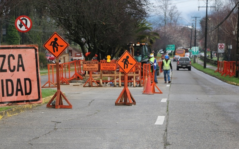 Valdivia: trabajos en Avenida Los Robles terminarán a fines de octubre Valdivia: trabajos en Avenida Los Robles terminarán a fines de octubre