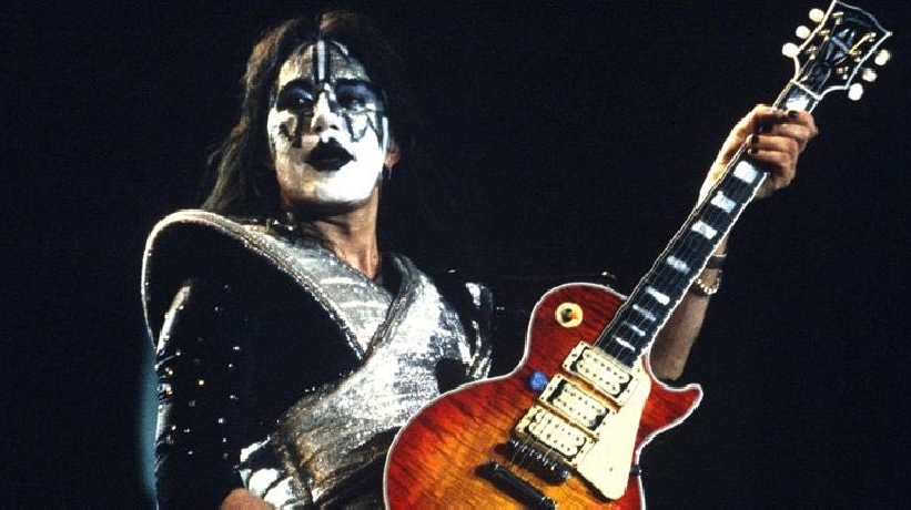 Ace Frehley, guitarrista original de KISS, fallece a los 74 años Ace Frehley, guitarrista original de KISS, fallece a los 74 años