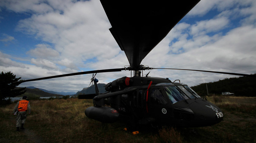FACh ubicó helicóptero extraviado: Uno de los tripulantes falleció FACh ubicó helicóptero extraviado: Uno de los tripulantes falleció
