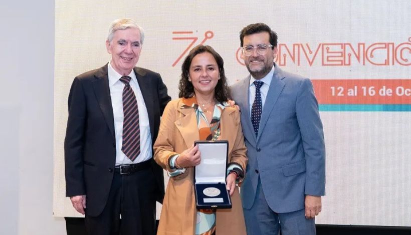 Collahuasi recibe premio nacional por fortalecer la educación técnica y el talento local en Tarapacá Collahuasi recibe premio nacional por fortalecer la educación técnica y el talento local en Tarapacá