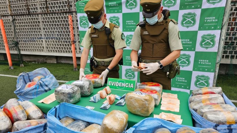 Nueva incautación de droga: 716 kilos de marihuana detectados en 'acopio' y frontera de Antofagasta Nueva incautación de droga: 716 kilos de marihuana detectados en 'acopio' y frontera de Antofagasta