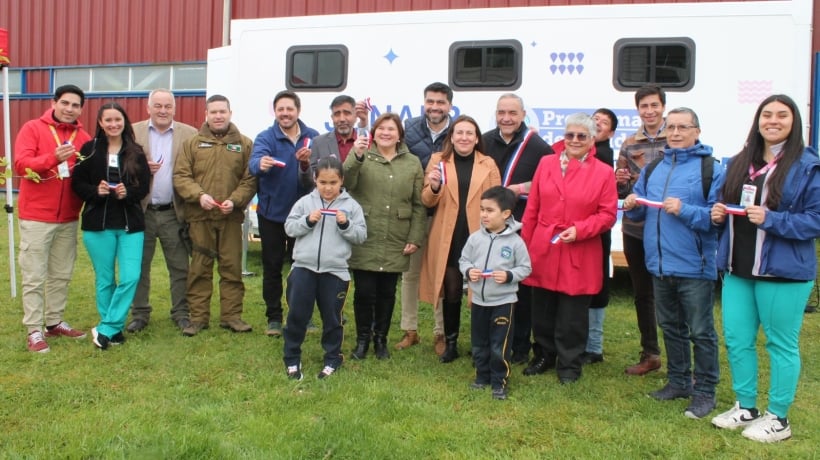 Nueva clínica dental móvil recorrerá la Península de Huequi en Chaitén Nueva clínica dental móvil recorrerá la Península de Huequi en Chaitén