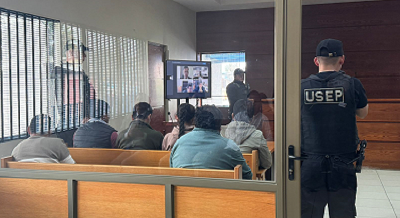 Dan de baja a los cinco policías bolivianos encarcelados en Antofagasta: fueron detenidos con drogas en Hito Cajón Dan de baja a los cinco policías bolivianos encarcelados en Antofagasta: fueron detenidos con drogas en Hito Cajón