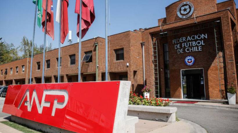 “Quieren terminar los descensos”: Guarello advierte que la ANFP evalúa copiar el modelo mexicano “Quieren terminar los descensos”: Guarello advierte que la ANFP evalúa copiar el modelo mexicano