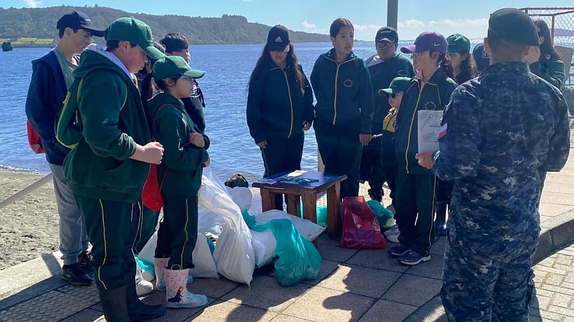 Retiraron casi 600 kilos de desperdicios desde playas en Chiloé Retiraron casi 600 kilos de desperdicios desde playas en Chiloé