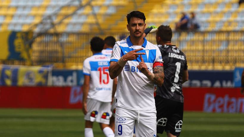 Desastre en Everton: perdió categóricamente con la UC y sus barristas invadieron la cancha e interrumpieron el partido Desastre en Everton: perdió categóricamente con la UC y sus barristas invadieron la cancha e interrumpieron el partido