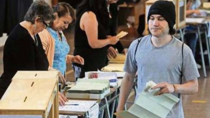 Jóvenes valoran democracia pero no su funcionamiento Jóvenes valoran democracia pero no su funcionamiento