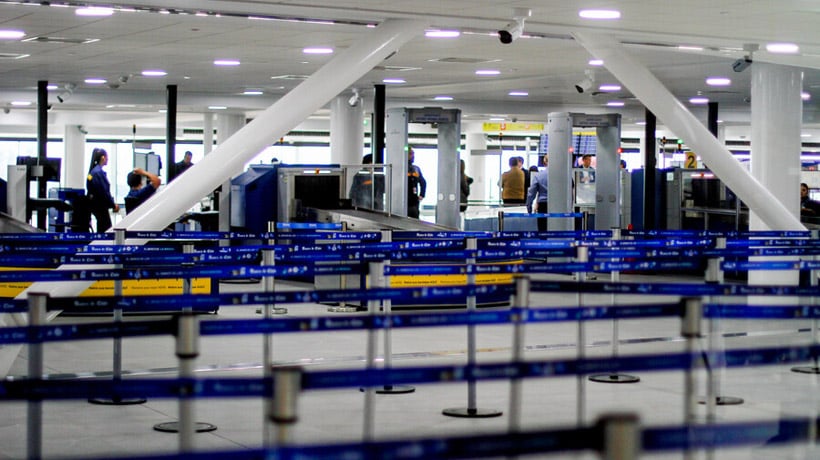 Descartan artefacto explosivo en aeropuerto de Santiago tras aviso: confirman detención de ciudadano uruguayo Descartan artefacto explosivo en aeropuerto de Santiago tras aviso: confirman detención de ciudadano uruguayo
