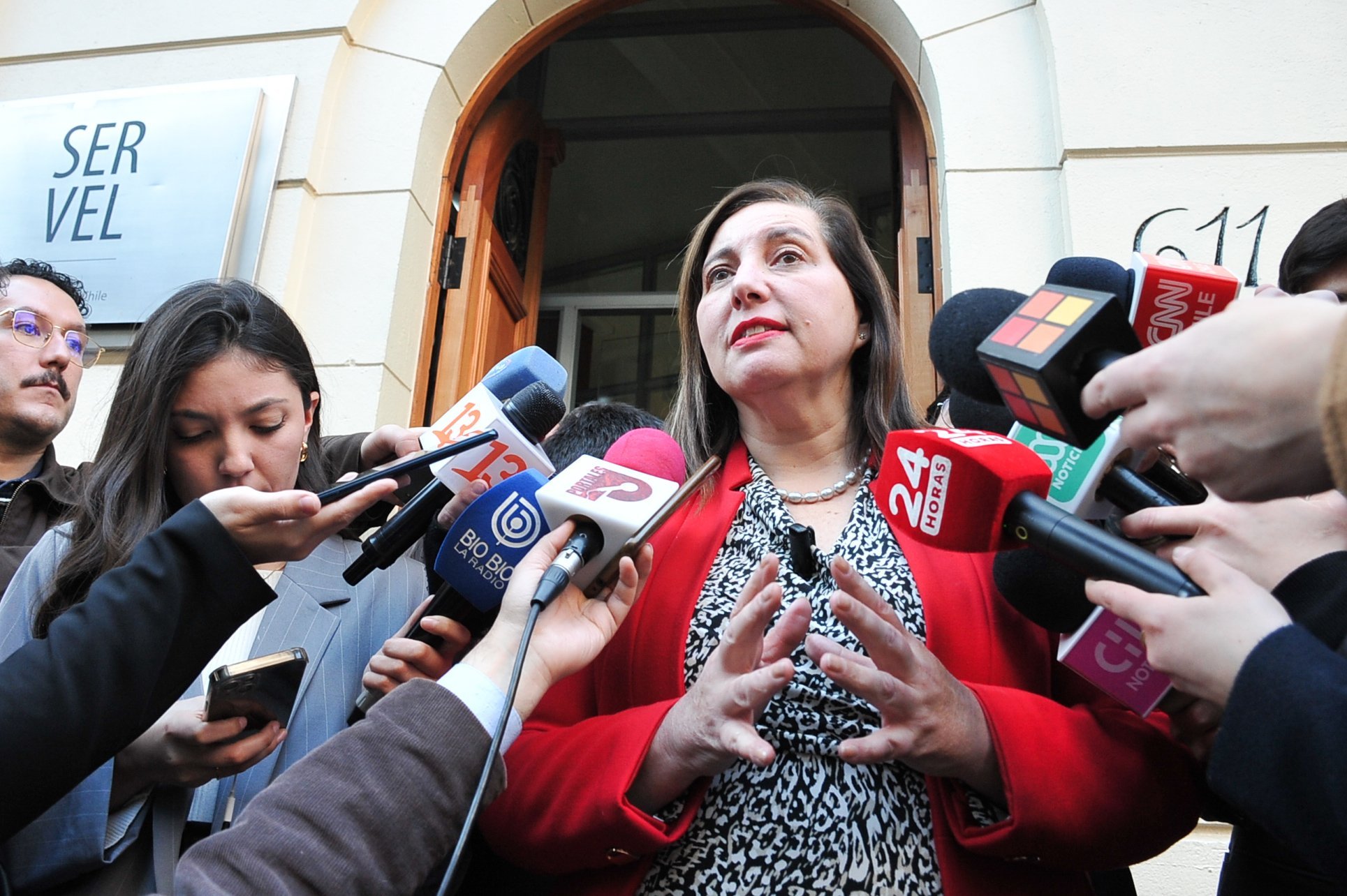Vodanovic respondió a presidenta del Frente Amplio: "Las responsabilidades tienen que asumirse sin llorar” Vodanovic respondió a presidenta del Frente Amplio: "Las responsabilidades tienen que asumirse sin llorar”