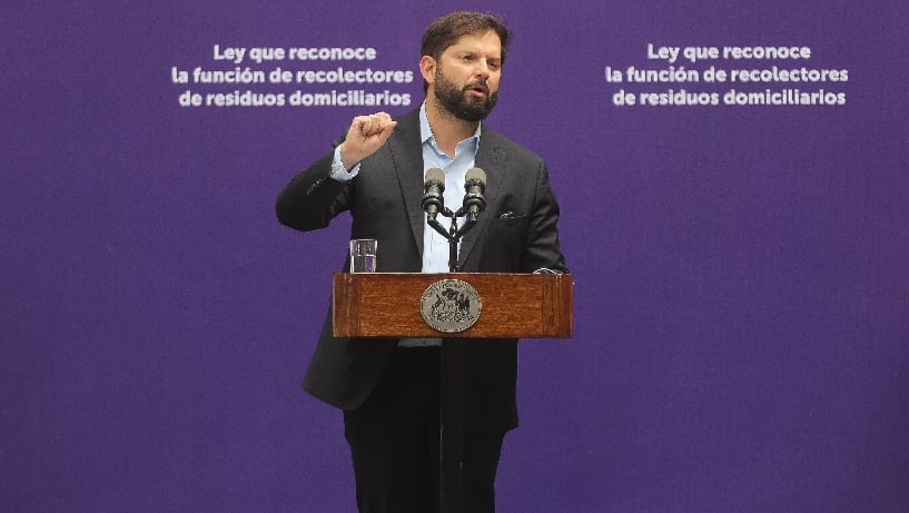 Boric volvió a hablar en clase electoral advirtió sobre un Gobierno que "eventualmente recorte derechos" Boric volvió a hablar en clase electoral advirtió sobre un Gobierno que "eventualmente recorte derechos"