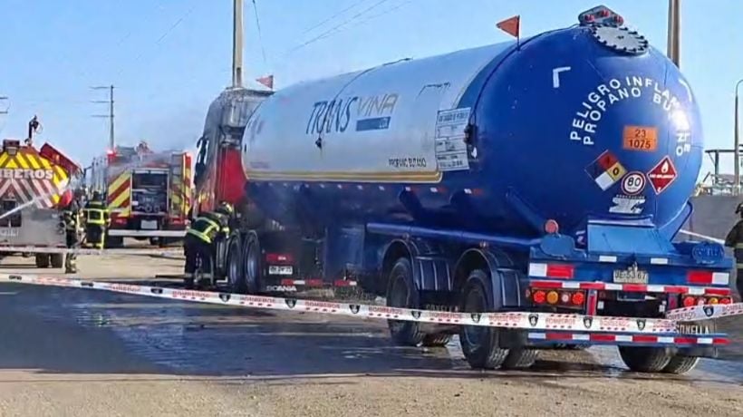 Chofer de camión murió quemado en Mejillones: choque causó incendio en cabina Chofer de camión murió quemado en Mejillones: choque causó incendio en cabina