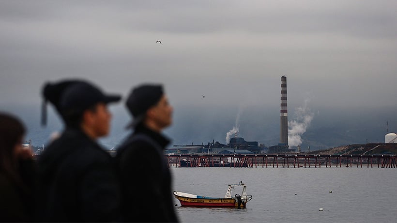 Fallas en redes de monitoreo agudiza crisis medioambiental en Quintero y Puchuncaví