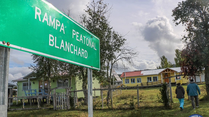 Escuela de Blanchard de Quellón volvió a clases tras amenazas a profesora Escuela de Blanchard de Quellón volvió a clases tras amenazas a profesora