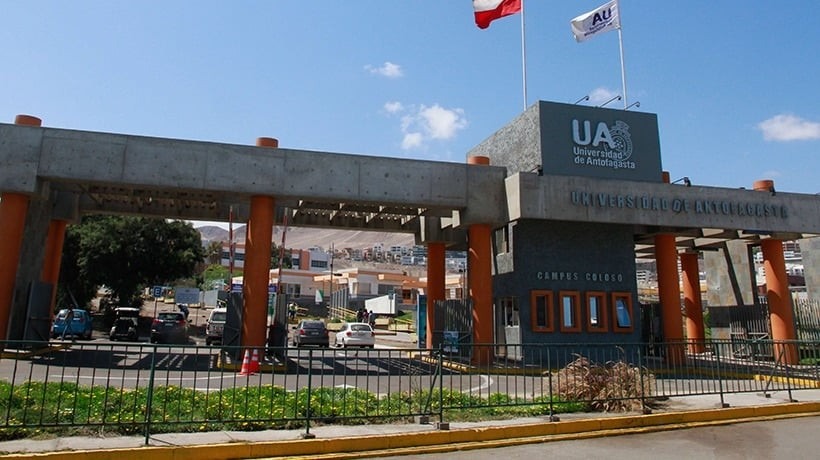 Universidad de Antofagasta evacúa sus campus por amenaza de tiroteo: Es la segunda en una semana Universidad de Antofagasta evacúa sus campus por amenaza de tiroteo: Es la segunda en una semana